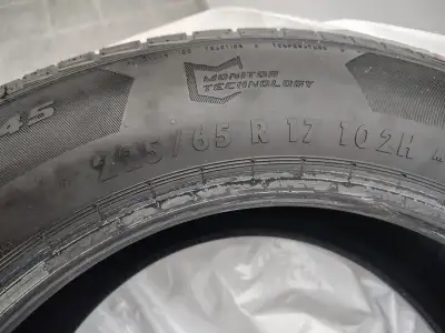 4 pneus (étaient sur RAV-4, Toyota) usure entre 8/32 et 6/32, bons pour 2 étés selon conduite