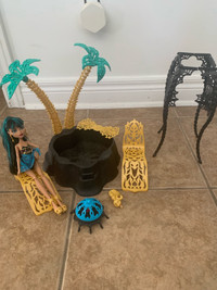 Monster High 13 Wishes Desert Fright Oasis Playset+ Cleo De Nile