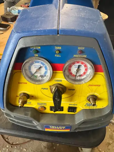 YELLOW JACKET Refrigerant Recovery Machine The retail price is over $2300 Power on - I don't have th...