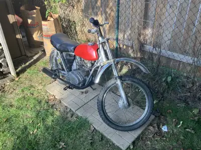 1972 Honda SL100 K2 Came from a highschool auto shop, lots of work gone into it, sadly not running r...