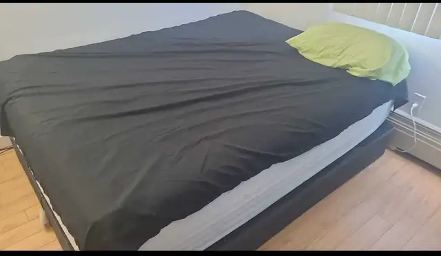 QUEEN SIZE POSTURE PEDIC MATTRESS WITH BOXSPRING in Beds & Mattresses in Calgary - Image 2