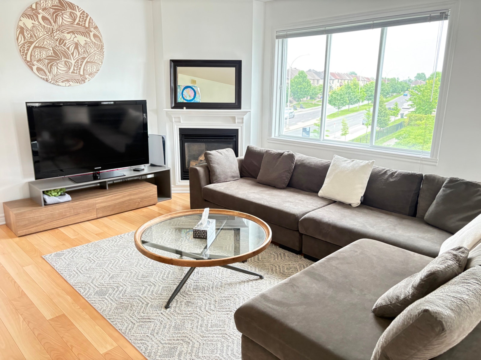 4 ½ CHOMEDEY LAVAL – Furnished Condo Hotel for Rent (Short or Lo — photo 2