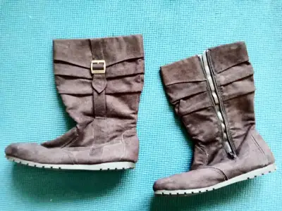 Womens AIRWALK Dark Brown Suede Boots - Size 10W, View more