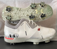 Under Armour Golf Shoe for Junior size 5.5. 