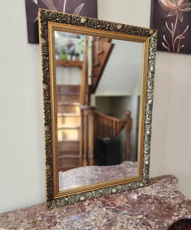 NEW ornate golden mirror 31”x 21” $100 firm 