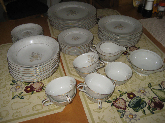 set de vaisselle ancien dans Art et objets de collection  à Ville de Montréal - Image 3