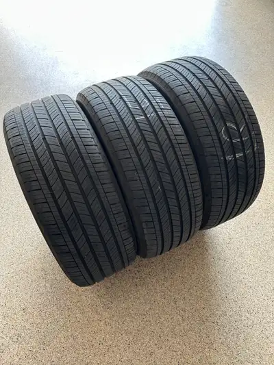 Three used Michelin Primacy LTX tires in 245/50R20 from a 2024 Kia Telluride. Will also fit Hyundai...
