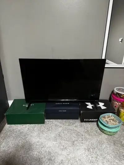 roku TV 32 inch smart tv brand new., View more