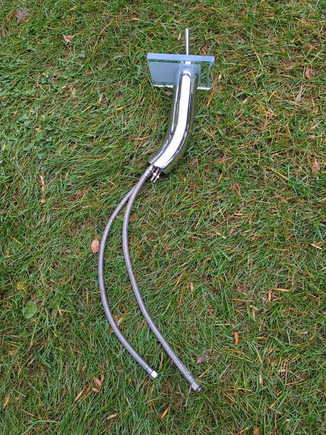 Bathroom Faucet in Plumbing, Sinks, Toilets & Showers in Calgary - Image 5