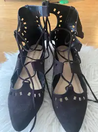 Ladies shoes size 8 1/2