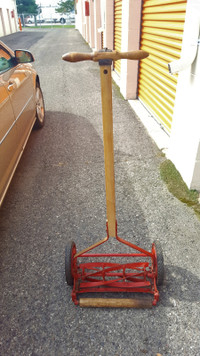 ANTIQUE manual push lawn mower (GREAT CONDITION)