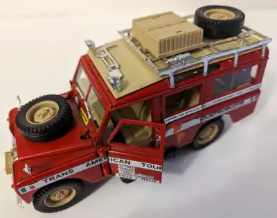 Voiture "diecast" Polistil Land-Rover, View more