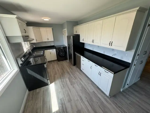 3 - Bedroom Rental *UTILITIES INCLUDED*