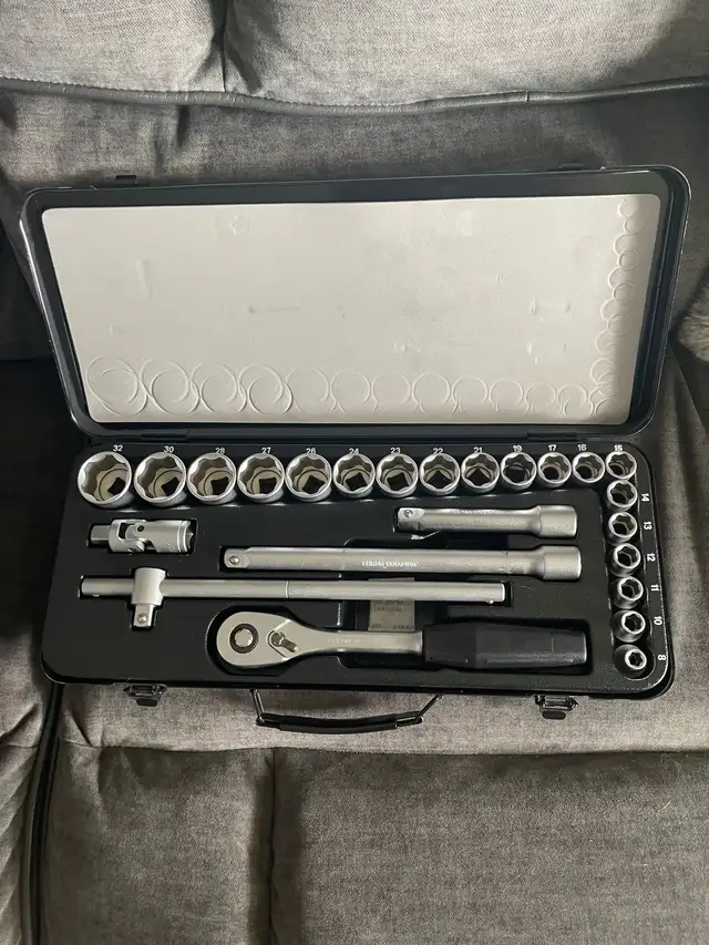 Socket Set in Hand Tools in St. Catharines - Image 3