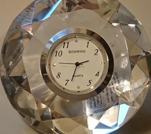 Vintage Bowring  Crystal Glass Diamond Desk Clock in Arts & Collectibles in Oshawa / Durham Region - Image 2