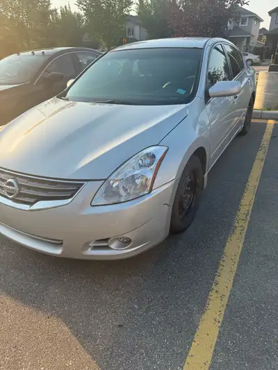 -Selling my 2011 Nissan Altima 2.5S with 300000 KM’s on it. The engine and transmission works perfec...