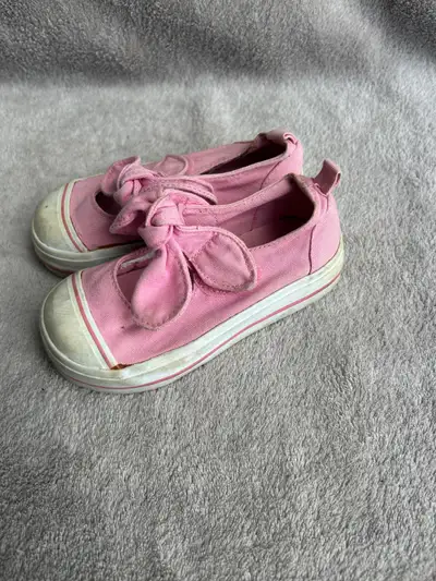 Check all listings for more girls clothing and shoes