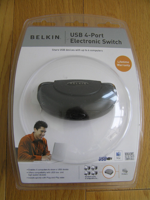 Belkin USB 4-Port Electronic Switch F1U200v in Cables & Connectors in Markham / York Region