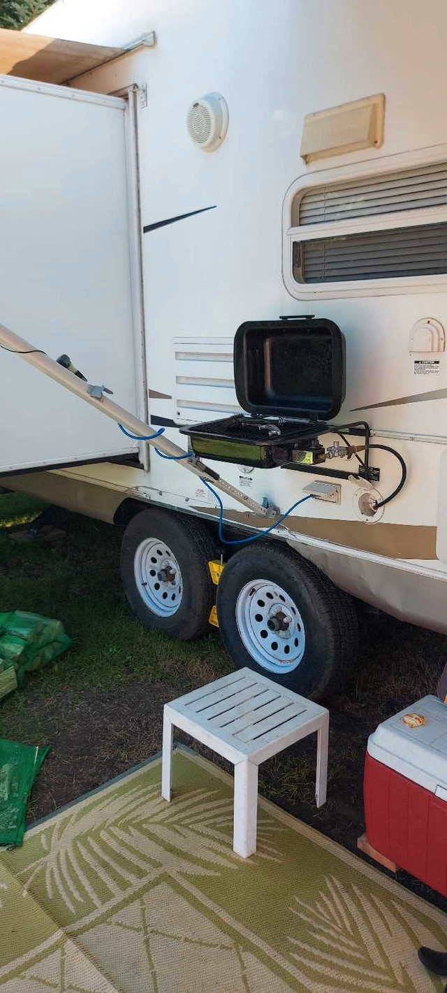 5th wheel Rockwood trailer PRICE DROP!!! in Travel Trailers & Campers in Peterborough - Image 3