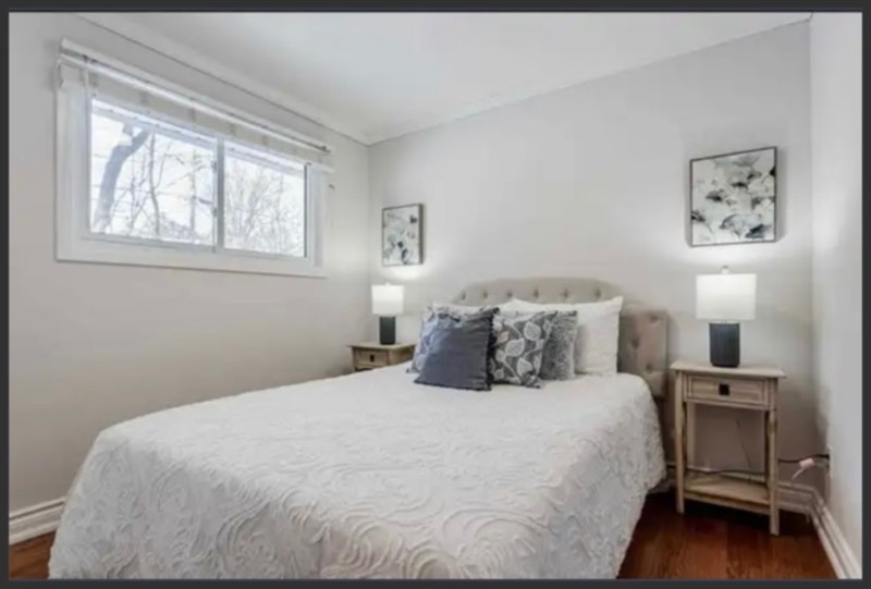 Room for rent 550 Malton for boys Room Rentals & Roommates