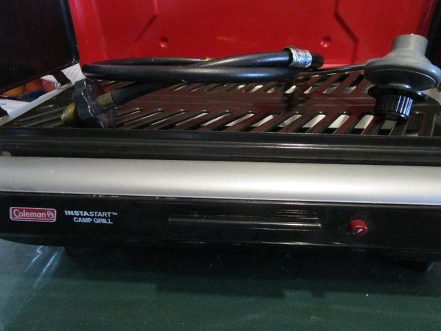 Coleman 9924 TableTop Grill in BBQs & Outdoor Cooking in Ottawa - Image 4