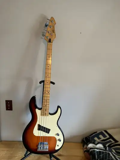1982 Peavey T20 Bass, View more