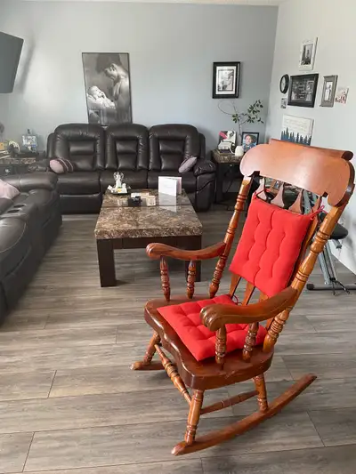 Main level shared bathroom and kitchen Meant for one person only and must be working Bbq All bills i...