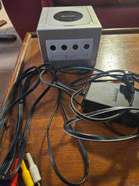 Silver gamecube and memory card