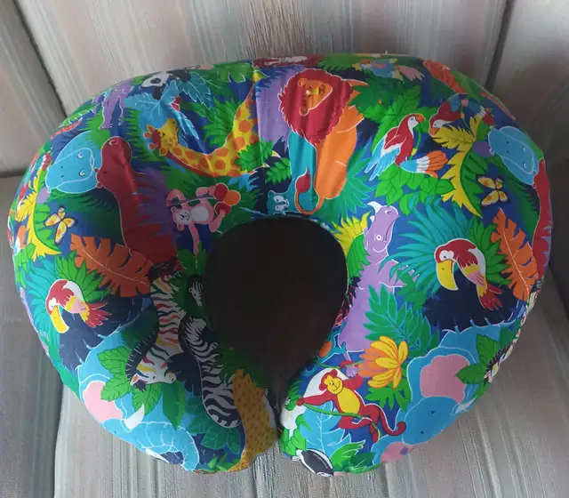 BABYSITTER PILLOW in Feeding & High Chairs in Winnipeg - Image 2