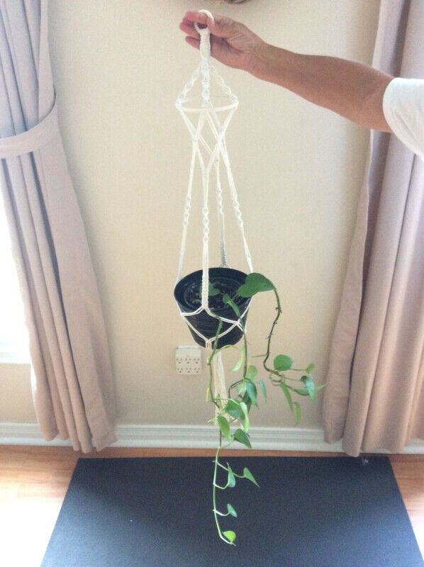 Macrame Plant Hanger in Home Décor & Accents in Sault Ste. Marie - Image 3