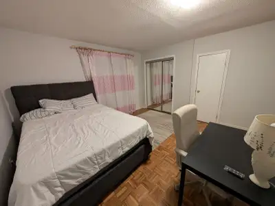 Bathurst and Sheppard private furnished room with private ensuite bathroom on main floor of house. R...