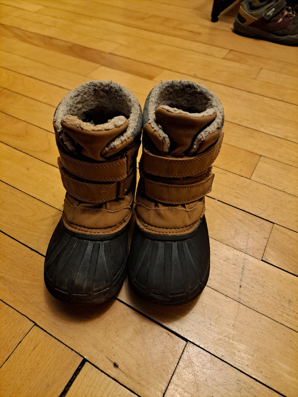 Size 8 Thinsulate Winter Boots in Clothing - 18-24 Months in Moncton - Image 3
