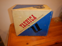Yashica Camera 8mm dans sa Boite A Voir