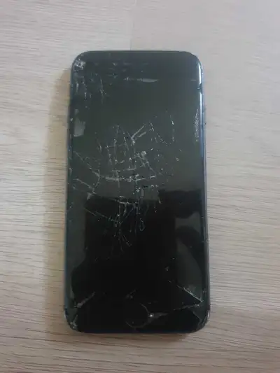 IPHONE 8 for parts only