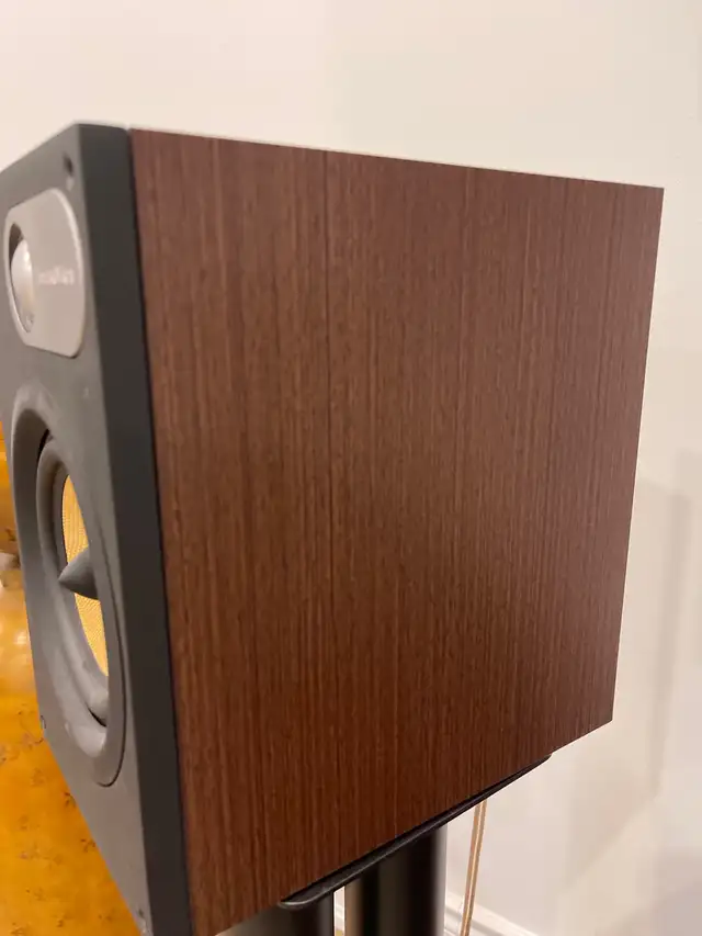 Bowers and Wilkins Speaker 686 in Speakers in Markham / York Region - Image 4