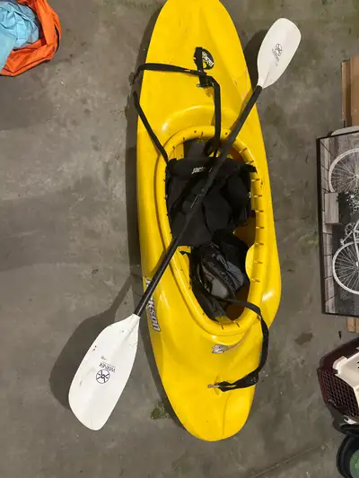 Get ready to ride the waves with this used Jackson kayak, perfect for thrill-seekers and water enthu...