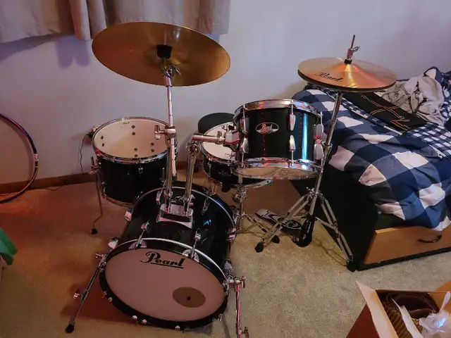 Pearl Drumset - Black in Drums & Percussion in Woodstock - Image 2