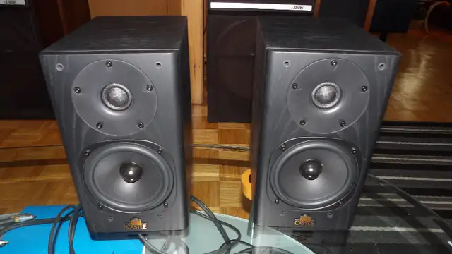 Castle Knight 1 speakers, CONSIDERING TRADES in Speakers in Gatineau - Image 3
