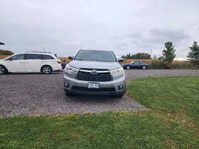 2015 Toyota Highlander LE FWD | Cars & Trucks | Oshawa / Durham Region ...