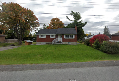 Prime Location Looking for a safe, clean, and welcoming place to call home? This furnished upper-lev...