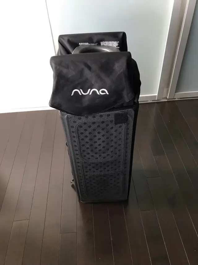 Nuna Sena Aire-Excellent Condition (Clean Pet/Smoke Free Home) in Cribs in City of Toronto - Image 3