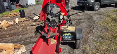 All Canadain made, and assembled Blacks Creek 1250 firewood Processor. Don't be fooled by offshore c...