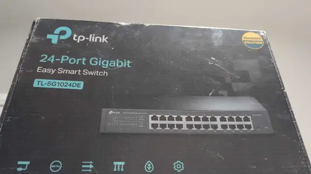 TP  link 24 port gigabit switch in Networking in City of Toronto - Image 2