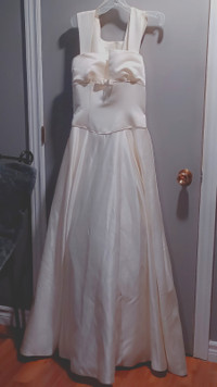 Classic wedding dress for sale. $75 or best offer