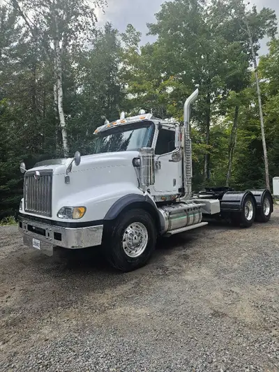 Camion inter 5900i 2010 très propre et solide avec un moteur Cummings 3500hr moteur ,500hp+ 567000km...