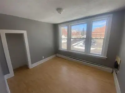 Great PA Location, Pearl and Secord St.  Big Windows, Big Yard!