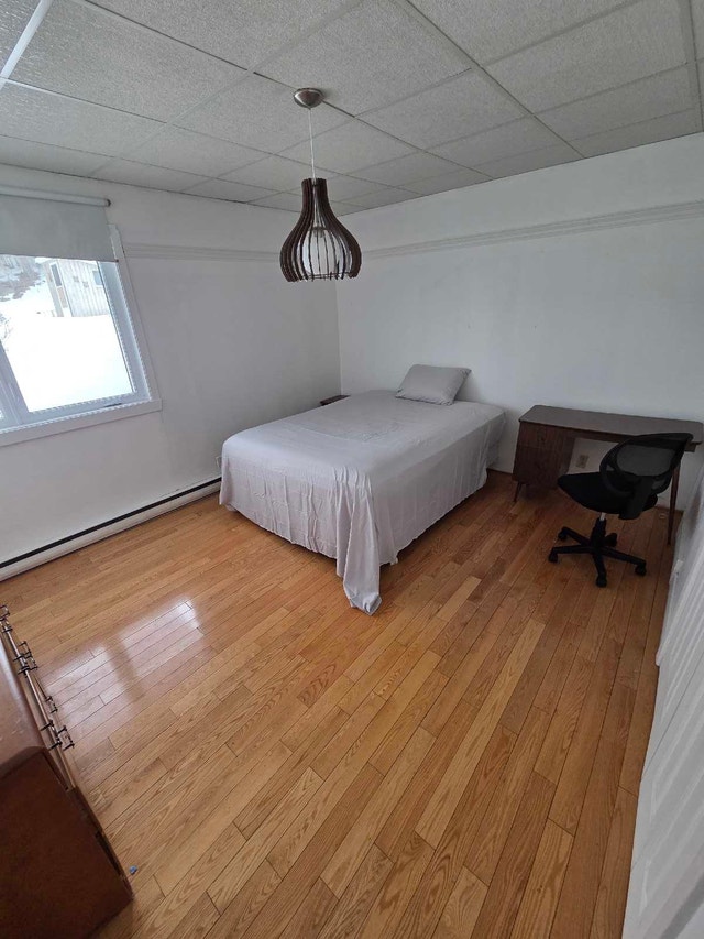 chambre à louer dans un 5 et demi disponible tout de suite — photo 1