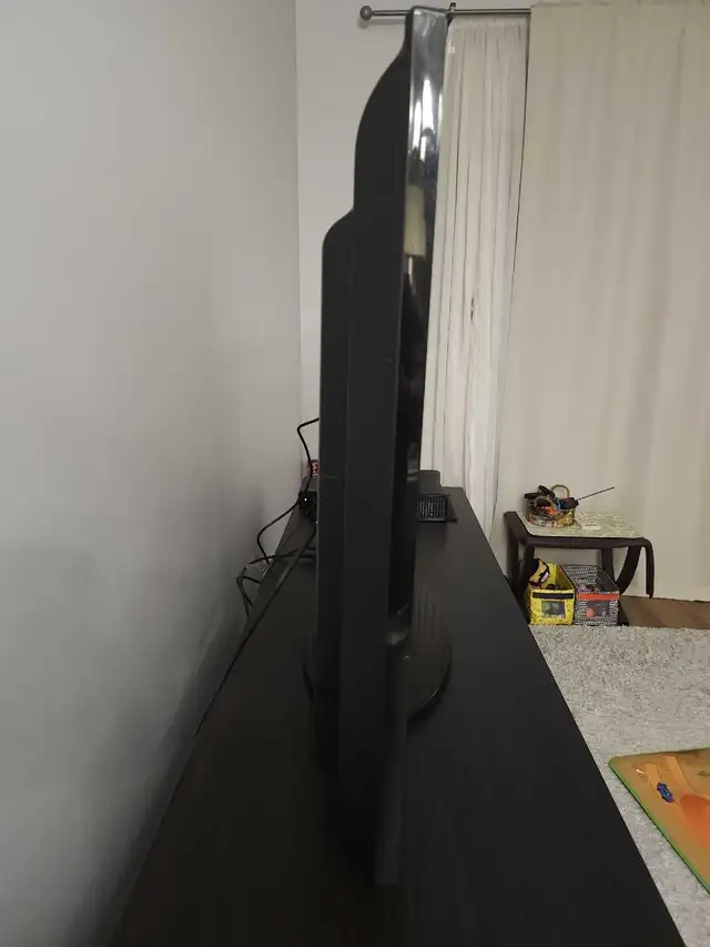 Samsung 50-inch Full HD Smart TV – Excellent Condition! in TVs in Ottawa - Image 7
