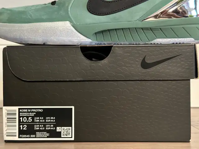 DS Nike Kobe 4 IV Protro Girl Dad Suede Bicoastal Size 10+10.5 in Men's Shoes in City of Toronto - Image 9