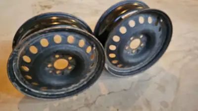 2007 Mazda 5 uses a 5-lug, 114.3mm (4.5-inch) bolt pattern with a medium offset. Will fit on other M...